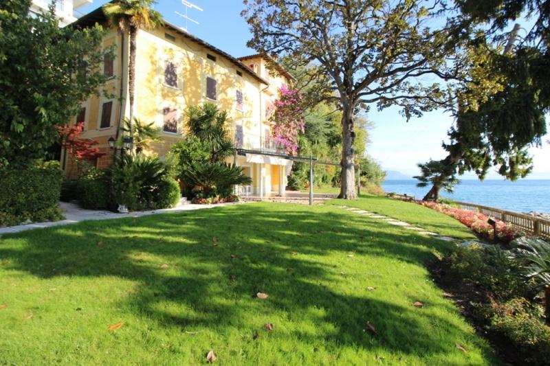 Villa in Vendita a Manerba del Garda (rif. 200)