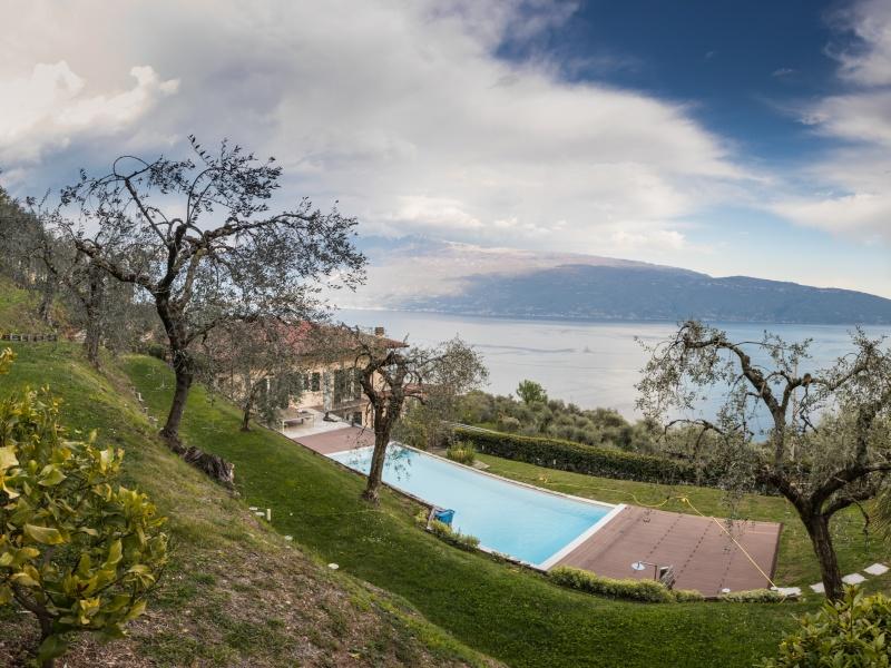 Villa in Gargnano mit Seeblick und Schwimmbad