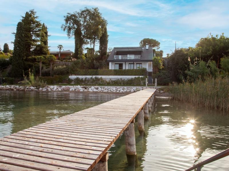 Villa direkt am See zum Verkauf in Lazise